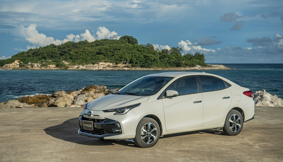 Gói cả tương lại vào khoang xe, Toyota Vios cùng gia đình trẻ “bỏ phố về quê”